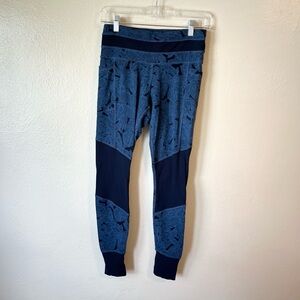 Athleta Tropical Excursion Tight Blue‎ Floral Ribbed Knit Pockets size S